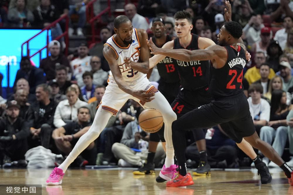 露出對老東 露出對老東